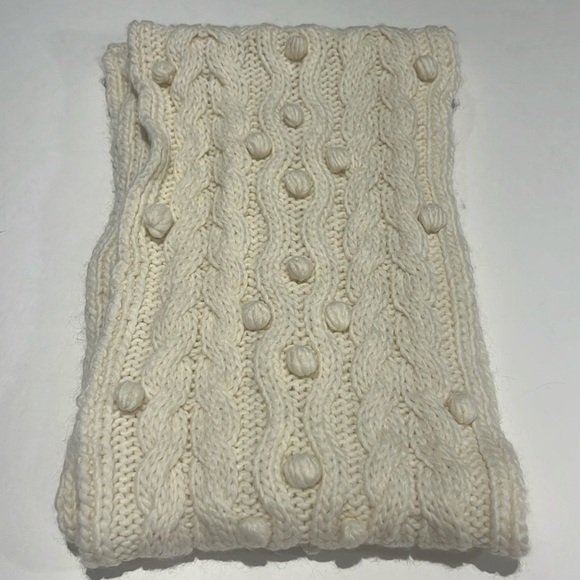Abercrombie & Fitch cream knit infinity scarf - Picture 6 of 10